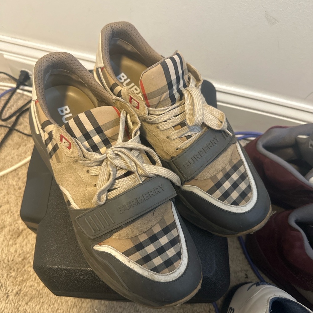 Burberry Gray and Brown Sneakers with Geometric Tread - Picture 4 of 6